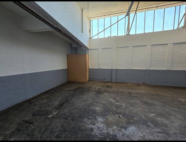 3,762M² WAREHOUSE TO LET IN BENROSE